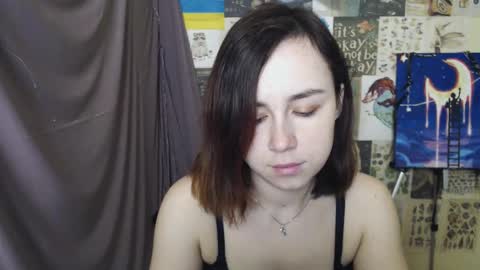 Snapshot of veryveryvery_shy chatting on March 12, 6:29 am veryveryvery_shy online show from March 12, 6:29 am