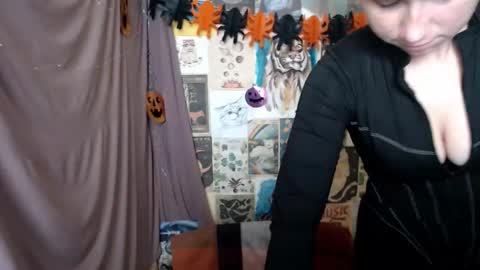 Snapshot of veryveryvery_shy chatting on October 28, 3:54 am veryveryvery_shy online show from October 28, 3:54 am