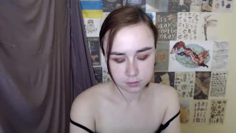 Snapshot of veryveryvery_shy chatting on November 14, 6:23 am veryveryvery_shy online show from November 14, 6:23 am