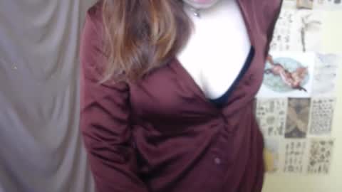 Snapshot of veryveryvery_shy chatting on December 4, 7:39 am veryveryvery_shy online show from December 4, 7:39 am