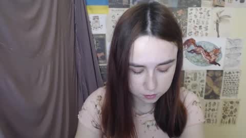 Snapshot of veryveryvery_shy chatting on December 5, 8:45 am veryveryvery_shy online show from December 5, 8:45 am