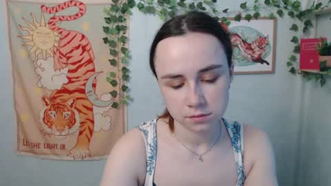 Snapshot of veryveryvery_shy chatting on May 21, 5:47 am veryveryvery_shy online show from May 21, 5:47 am