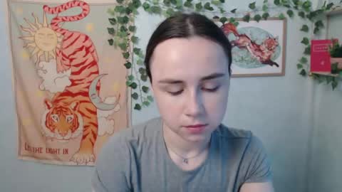 Snapshot of veryveryvery_shy chatting on May 23, 5:34 am veryveryvery_shy online show from May 23, 5:34 am