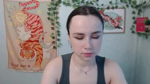 Snapshot of veryveryvery_shy chatting on May 26, 5:47 am veryveryvery_shy online show from May 26, 5:47 am