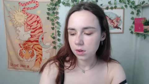 Snapshot of veryveryvery_shy chatting on May 30, 5:37 am veryveryvery_shy online show from May 30, 5:37 am