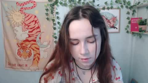 Snapshot of veryveryvery_shy chatting on June 5, 5:58 am veryveryvery_shy online show from June 5, 5:58 am