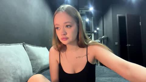 Esta online show from November 12, 2:28 pm