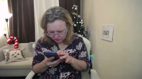 Snapshot of vestawoody chatting on December 5, 7:50 am vestawoody online show from December 5, 7:50 am