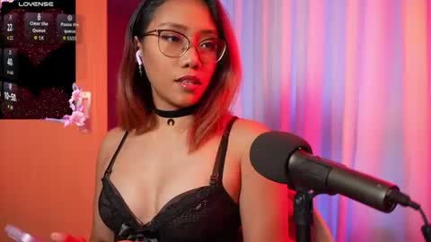 Snapshot of vexanyx chatting on June 9, 10:27 am Vexa Nyx online show from June 9, 10:27 am