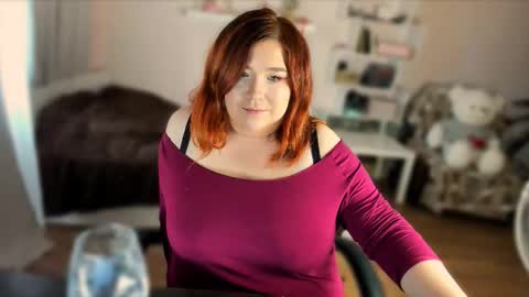 Snapshot of vi__vixen chatting on September 19, 11:33 am Vi Vixen online show from September 19, 11:33 am