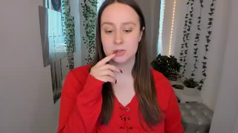 Snapshot of via_lattea_ chatting on June 14, 5:09 am Camilla online show from June 14, 5:09 am
