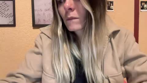 Snapshot of viajemos chatting on June 27, 2:38 am papichulo y mamichula online show from June 27, 2:38 am