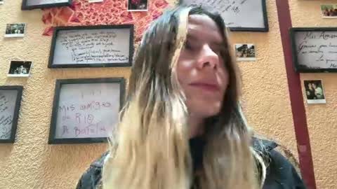 Snapshot of viajemos chatting on July 6, 3:58 pm papichulo y mamichula online show from July 6, 3:58 pm
