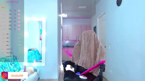 Ariana  online show from October 25, 4:46 pm