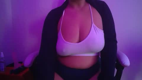 vibe_xxxo online show from March 29, 5:24 pm