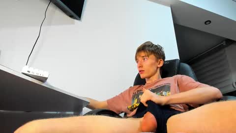 Snapshot of vibemygirl chatting on February 12, 1:09 am vibemygirl online show from February 12, 1:09 am