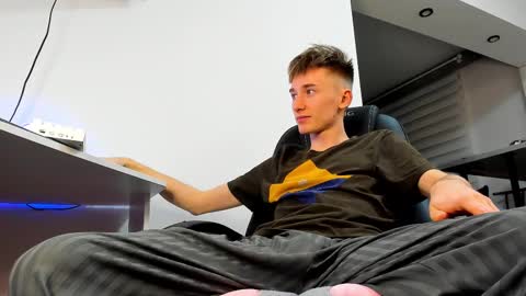 Snapshot of vibemygirl chatting on February 20, 2:57 pm vibemygirl online show from February 20, 2:57 pm