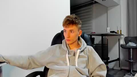 Snapshot of vibemygirl chatting on March 5, 4:13 pm vibemygirl online show from March 5, 4:13 pm