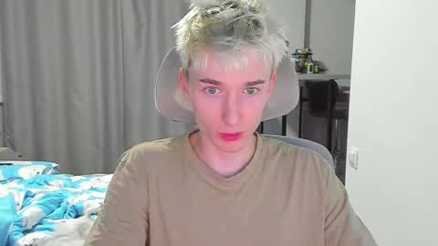 Snapshot of vibemygirl chatting on October 6, 1:19 pm vibemygirl online show from October 6, 1:19 pm