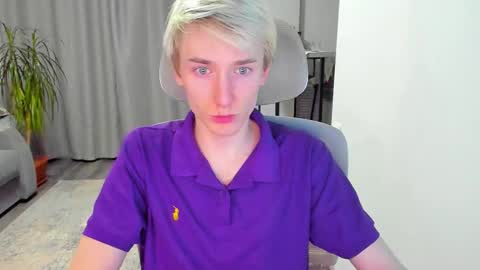 Snapshot of vibemygirl chatting on December 15, 11:36 am vibemygirl online show from December 15, 11:36 am