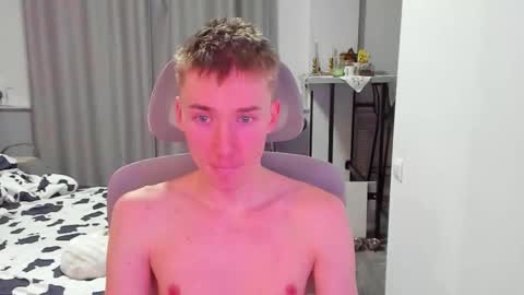 Snapshot of vibemygirl chatting on December 20, 12:45 pm vibemygirl online show from December 20, 12:45 pm