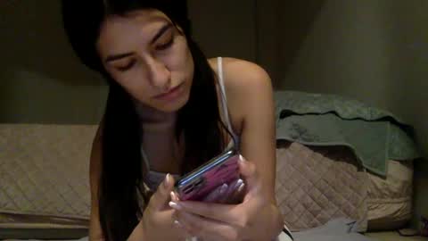 Snapshot of vibingwithchloe chatting on December 11, 7:31 am chloe online show from December 11, 7:31 am