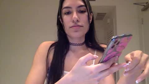 Snapshot of vibingwithchloe chatting on December 20, 1:00 pm chloe online show from December 20, 1:00 pm