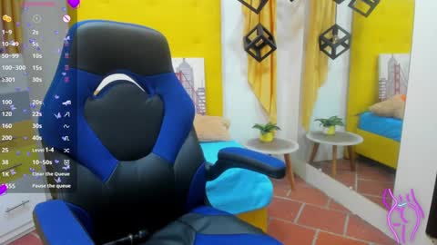 Snapshot of vic_nahomy chatting on February 13, 6:48 pm nahomy online show from February 13, 6:48 pm