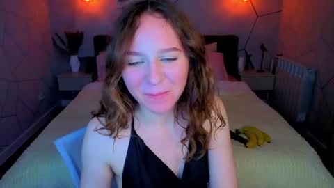 Snapshot of vicki_milles chatting on June 12, 8:46 am vicki_milles online show from June 12, 8:46 am