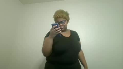Snapshot of vickiryder56 chatting on November 8, 4:29 pm vickiryder56 online show from November 8, 4:29 pm