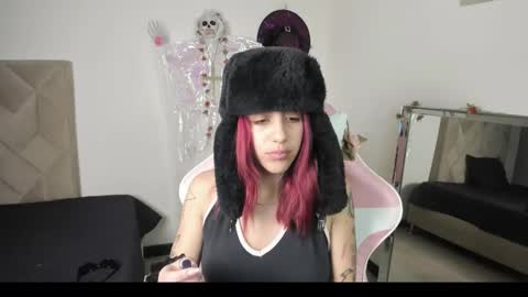 Snapshot of vicky_boop_ chatting on October 31, 1:45 pm vicky_boop_ online show from October 31, 1:45 pm