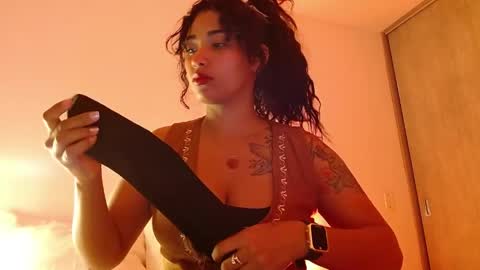 Vicky  online show from April 26, 2:53 am