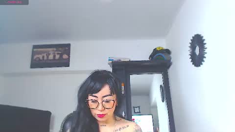 Vicky  online show from July 8, 11:15 am