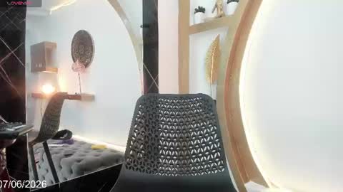 Snapshot of vicky_hottman chatting on June 10, 4:34 am vicky_hottman online show from June 10, 4:34 am