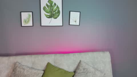 Snapshot of vicky_kittyy chatting on April 12, 2:55 pm Amy online show from April 12, 2:55 pm