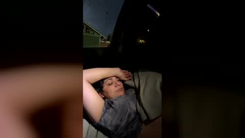 Snapshot of vickycummin chatting on December 20, 1:02 am vickycummin online show from December 20, 1:02 am