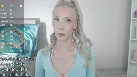 Snapshot of vickyfuckingdoll chatting on April 12, 2:49 am vickyfuckingdoll online show from April 12, 2:49 am
