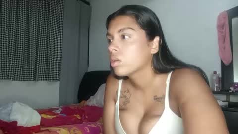 Snapshot of vickyhm22 chatting on September 9, 2:11 am vickyhm22 online show from September 9, 2:11 am