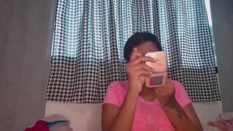 Snapshot of vickyhm22 chatting on September 27, 10:42 am vickyhm22 online show from September 27, 10:42 am