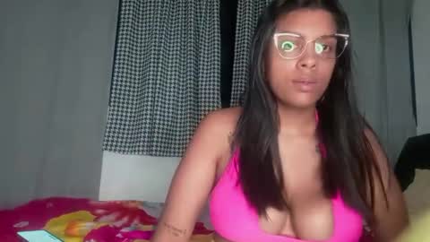 Snapshot of vickyhm22 chatting on October 6, 3:26 am vickyhm22 online show from October 6, 3:26 am