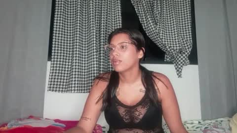 Snapshot of vickyhm22 chatting on October 8, 9:18 am vickyhm22 online show from October 8, 9:18 am