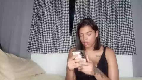 Snapshot of vickyhm22 chatting on November 26, 4:35 am vickyhm22 online show from November 26, 4:35 am