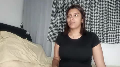 Snapshot of vickyhm22 chatting on December 4, 6:12 am vickyhm22 online show from December 4, 6:12 am