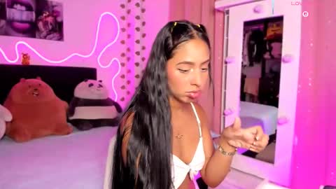 Snapshot of vickysth1 chatting on November 21, 10:41 pm VICTORIA 3 online show from November 21, 10:41 pm