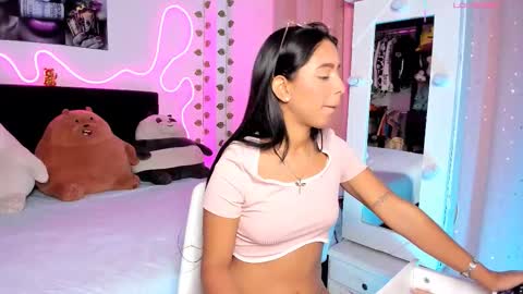 Snapshot of vickysth1 chatting on November 26, 12:11 am VICTORIA 3 online show from November 26, 12:11 am