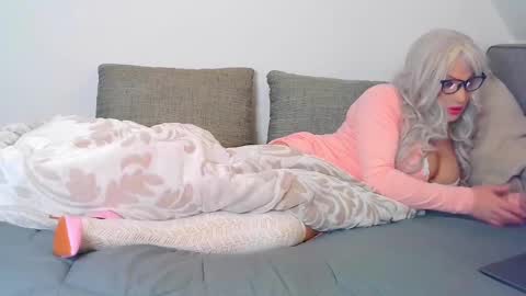 Vicky online show from February 17, 1:21 pm