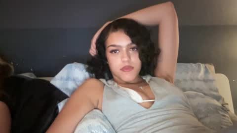 Snapshot of vickyyyx chatting on December 19, 4:13 am Goddess Victory online show from December 19, 4:13 am