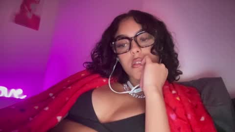 Snapshot of vickyyyx chatting on February 23, 1:13 am Goddess Victory online show from February 23, 1:13 am