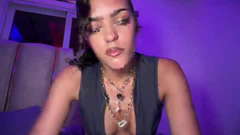Goddess Victory  online show from April 22, 1:19 am