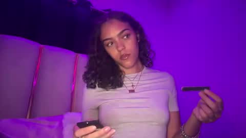 Snapshot of vickyyyx chatting on May 20, 2:07 am Goddess Victory online show from May 20, 2:07 am